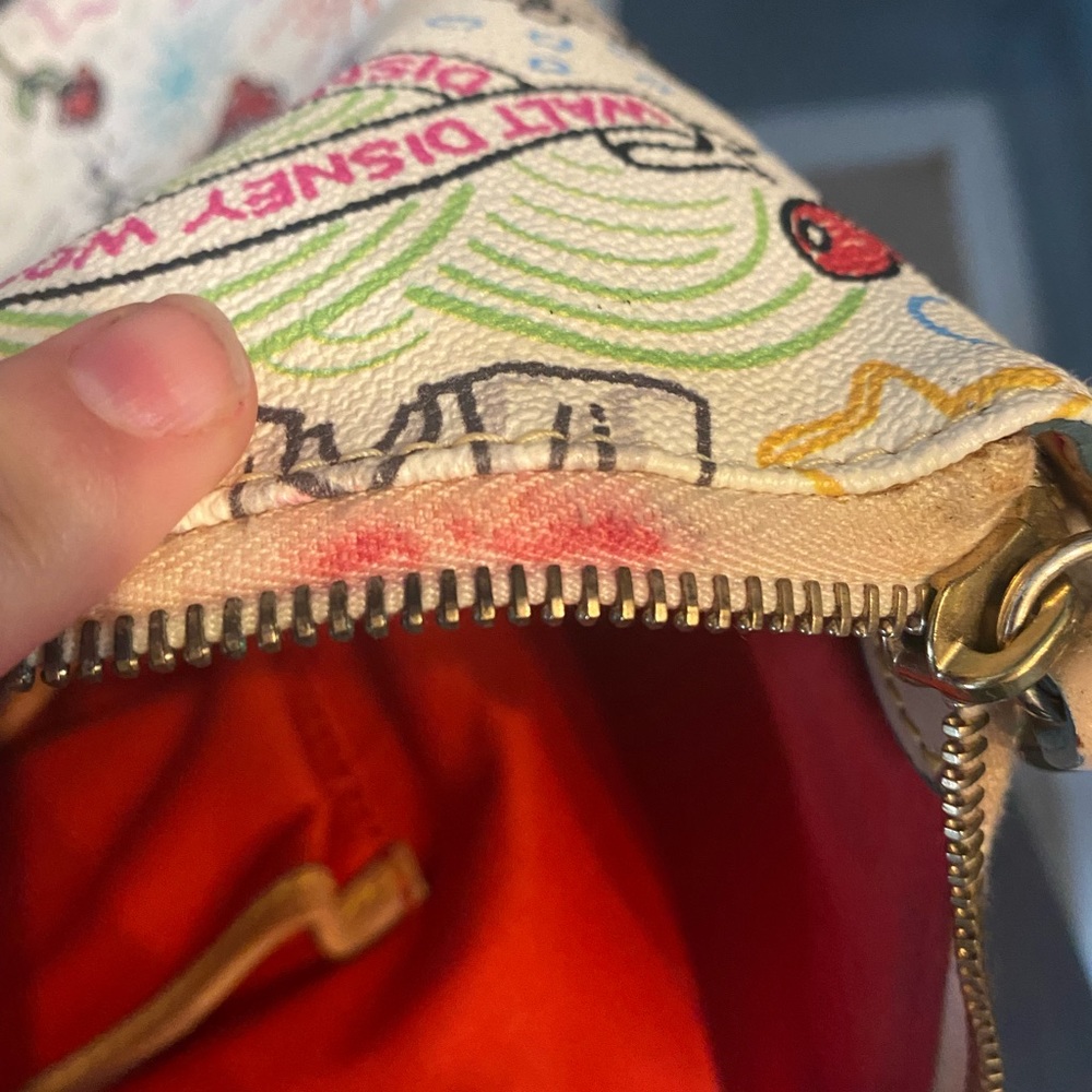 Disney sketch Dooney and Bourke large tote - Picture 7 of 9